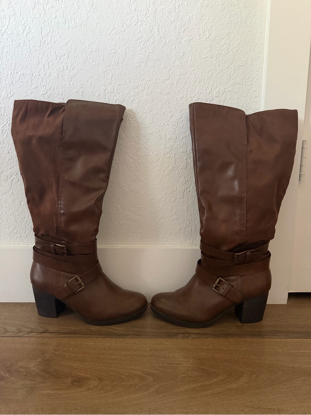 Brown Women's Wide-Calf Heeled Boots